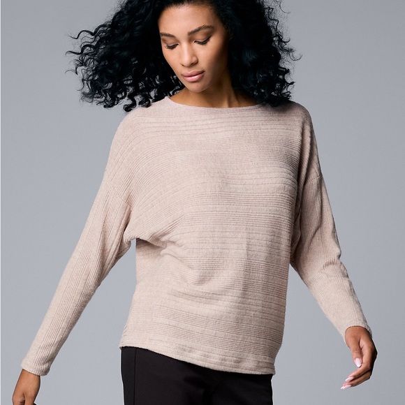 Simply Vera Vera Wang Sweaters - NWT women’s Simply Vera Vera Wang long sleeve top Sz M